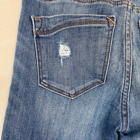 Women’s Express Cropped Jean Leggings - Picture 8 of 9